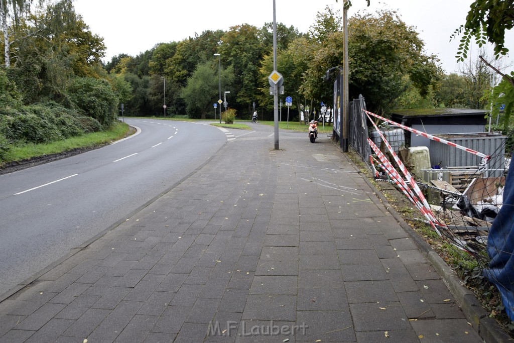 Einen Tag später VU Vingster Ring Lustheiderstr P12.JPG - Miklos Laubert